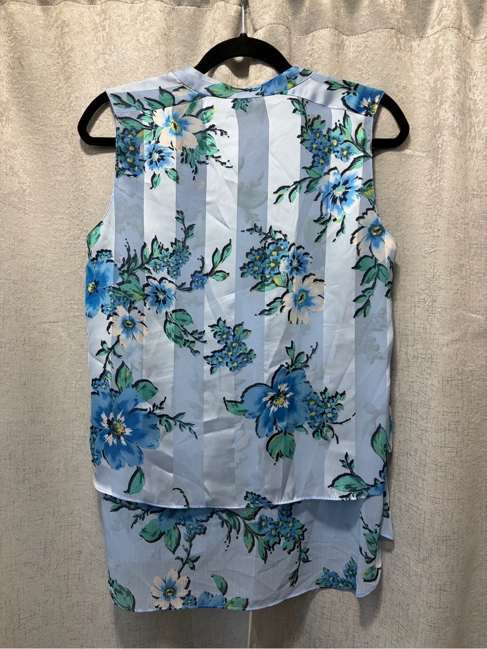 Tahari Light Blue Floral Sleeveless Button-Front Camisole - Picture 2 of 8